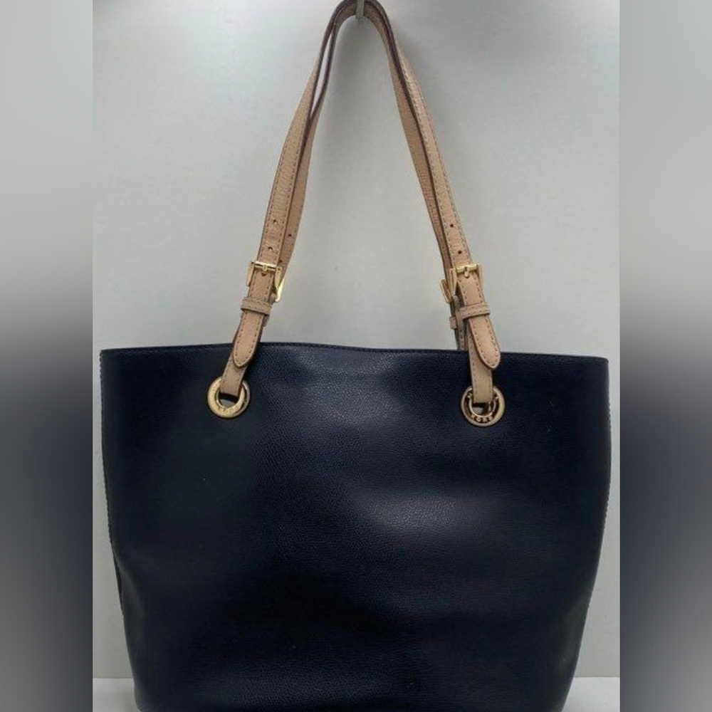 MK Black Leather Jet Set Medium Tote